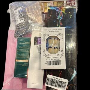 Health & Beauty Mystery Bags! 4 Bags Total! 2 Pics Each Bag!